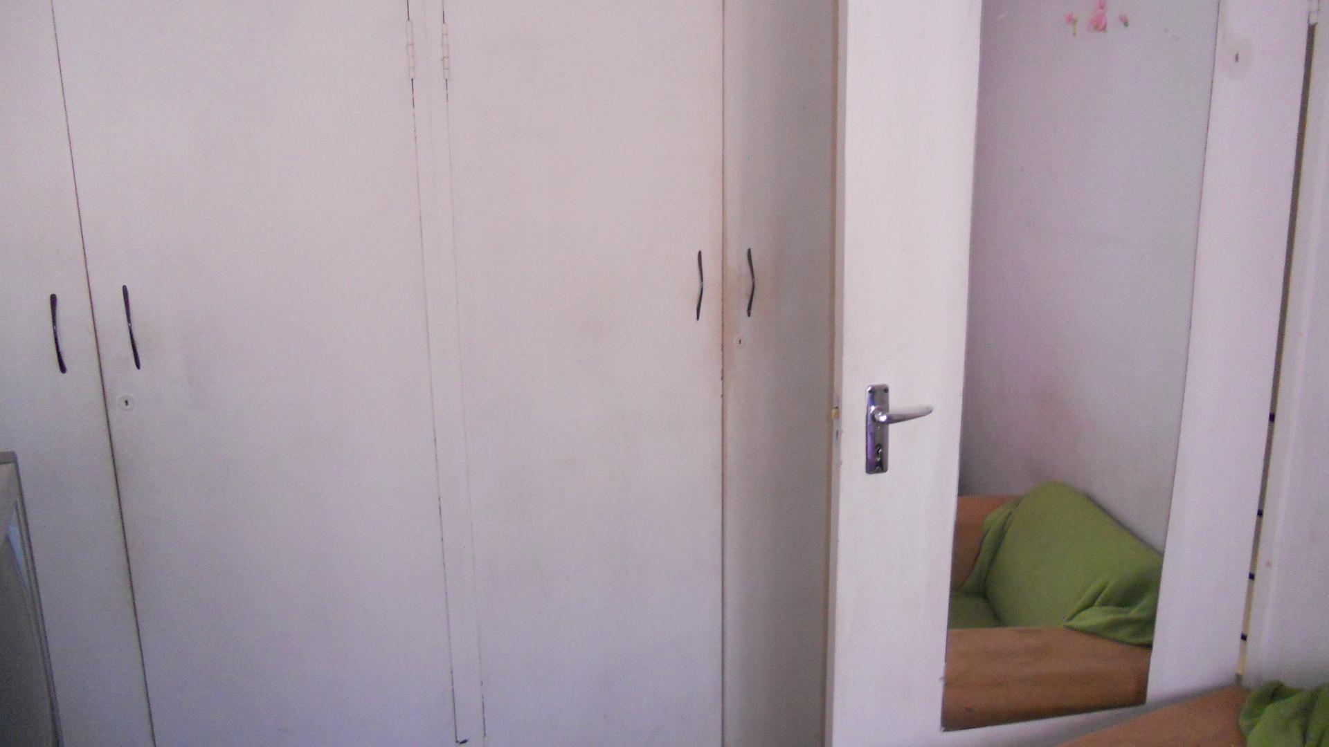 Bed Room 1 - 10 square meters of property in Pretoria Gardens
