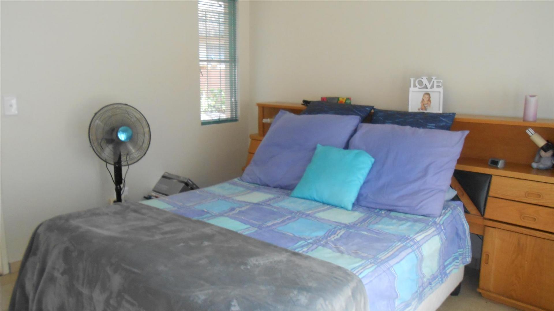 Main Bedroom - 18 square meters of property in Mookgopong (Naboomspruit)