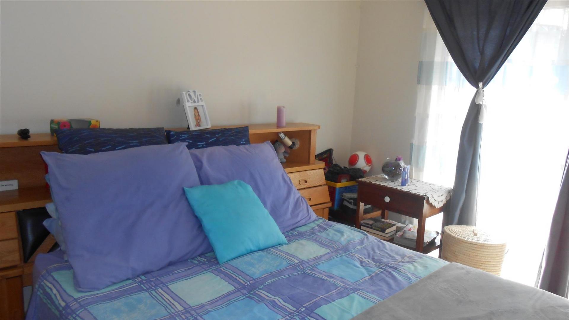 Main Bedroom - 18 square meters of property in Mookgopong (Naboomspruit)