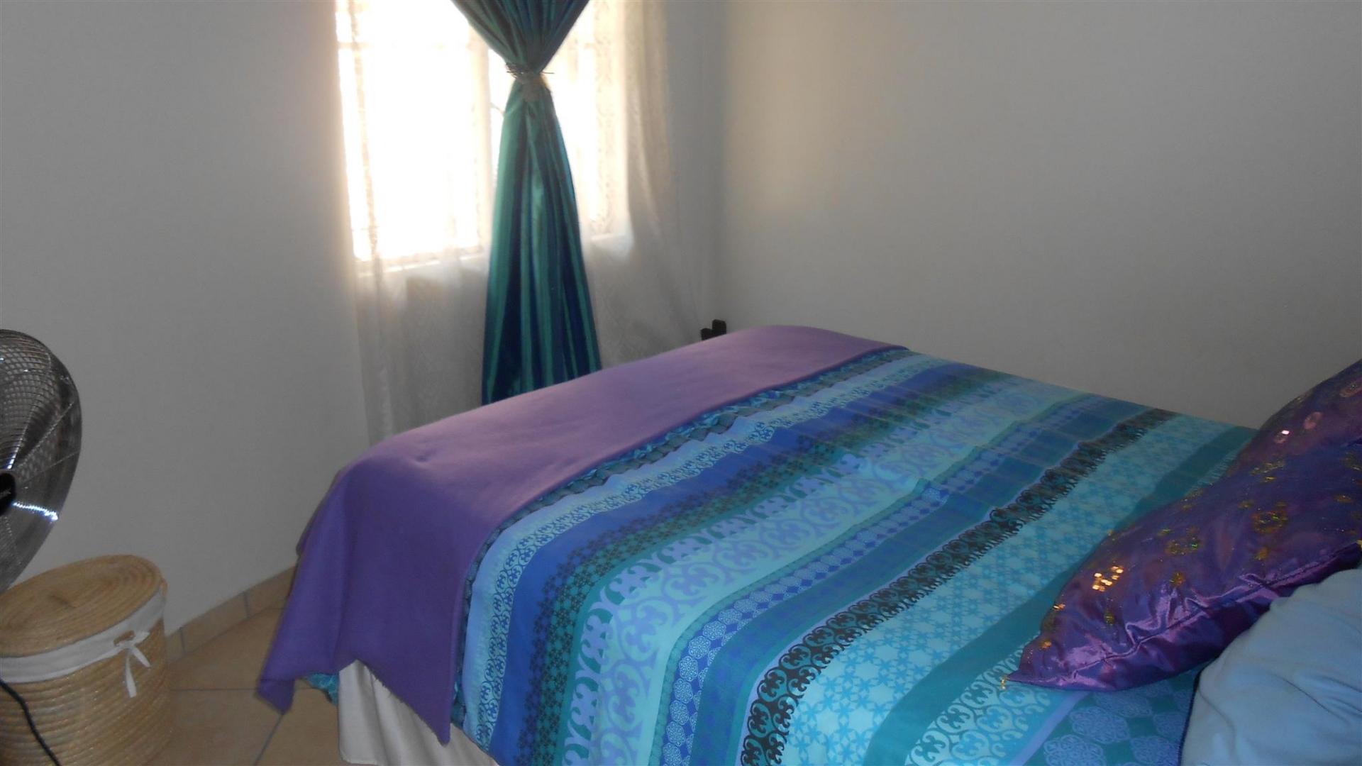 Bed Room 1 - 11 square meters of property in Mookgopong (Naboomspruit)