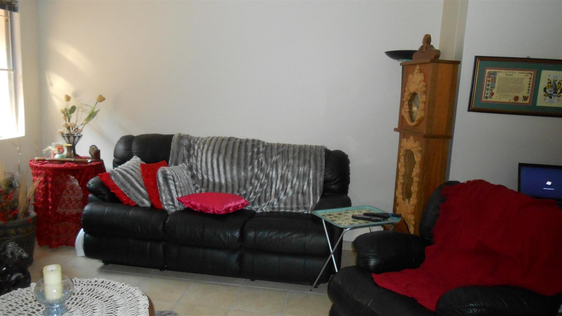 Lounges - 30 square meters of property in Mookgopong (Naboomspruit)