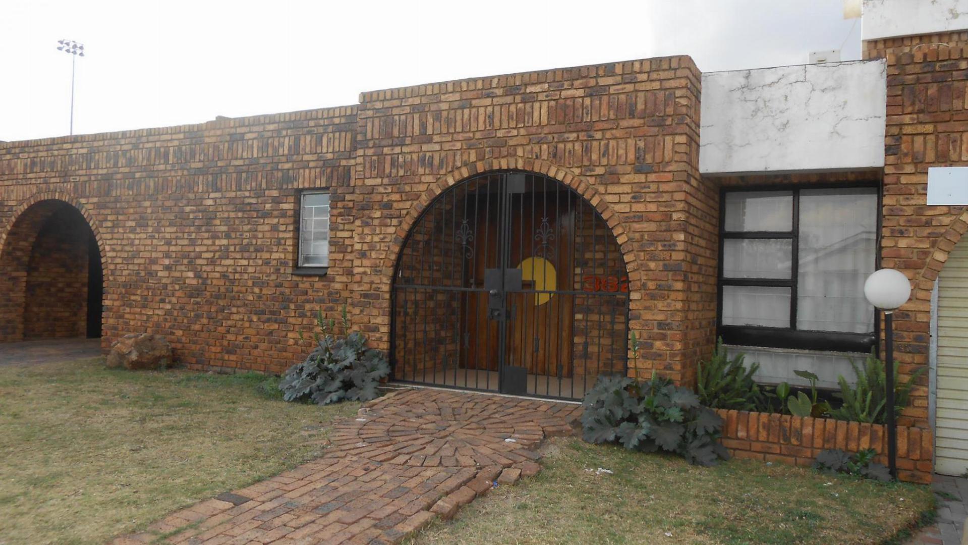 Front View of property in Laudium
