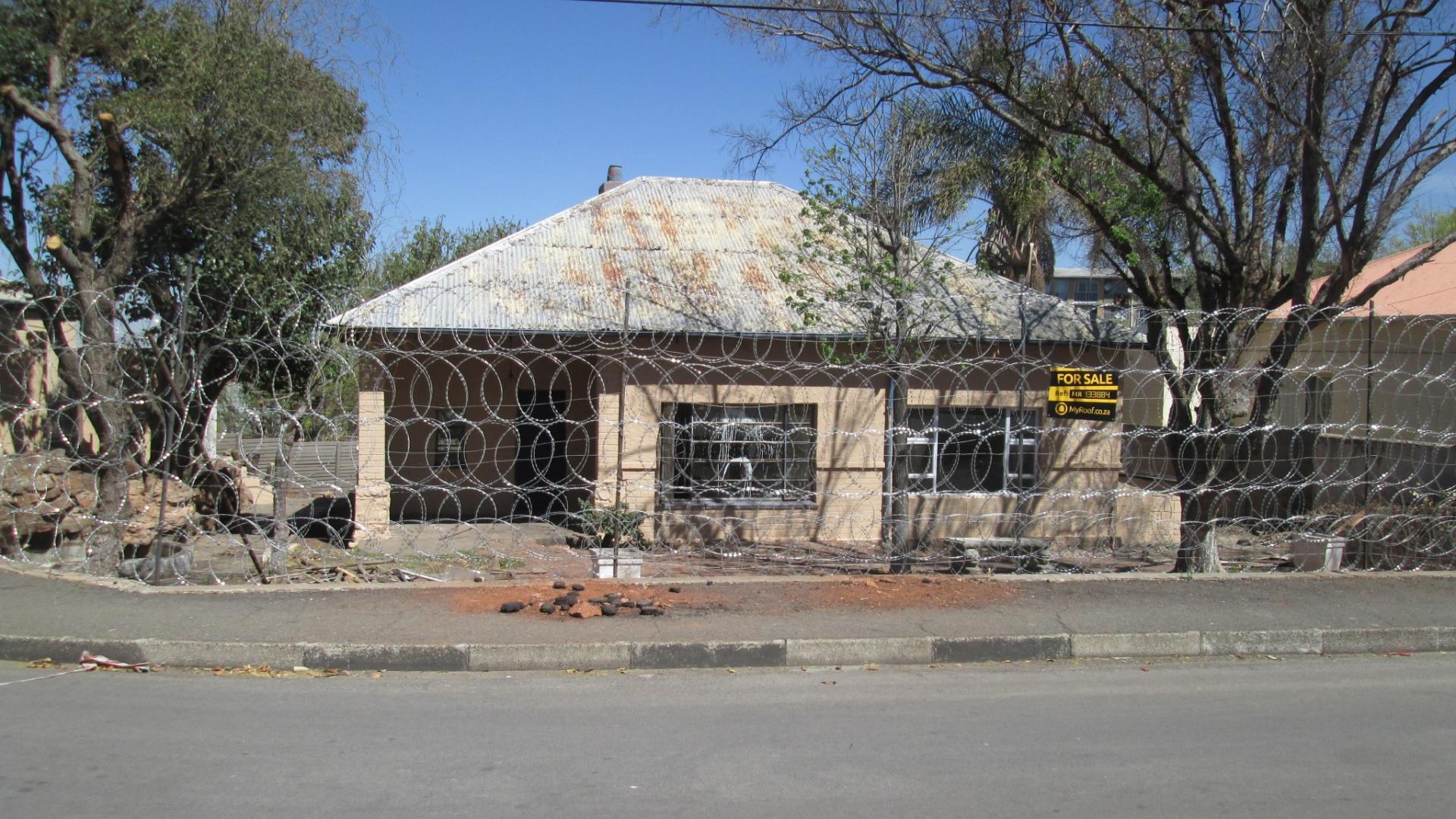 Front View of property in Lorentzville