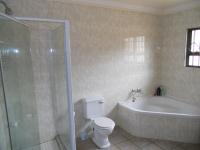 Main Bathroom - 9 square meters of property in Leisure Bay