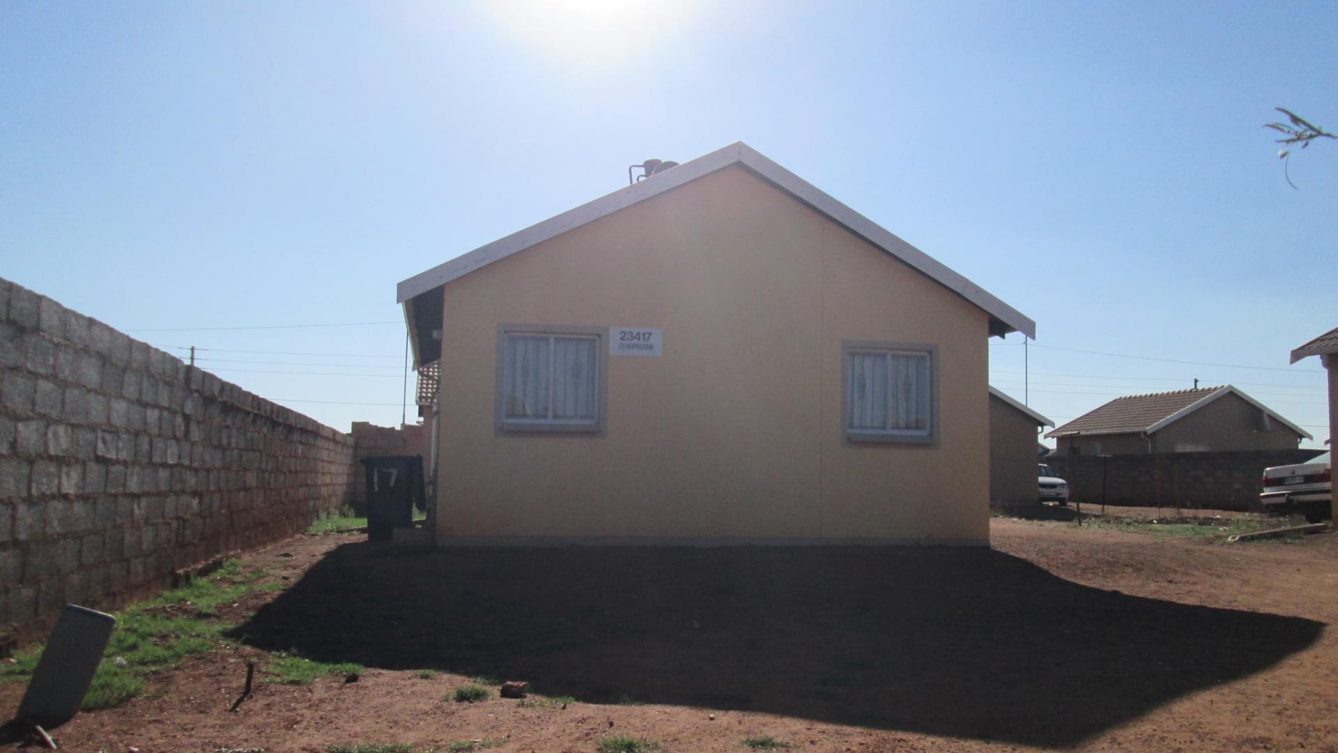 Front View of property in Protea Glen