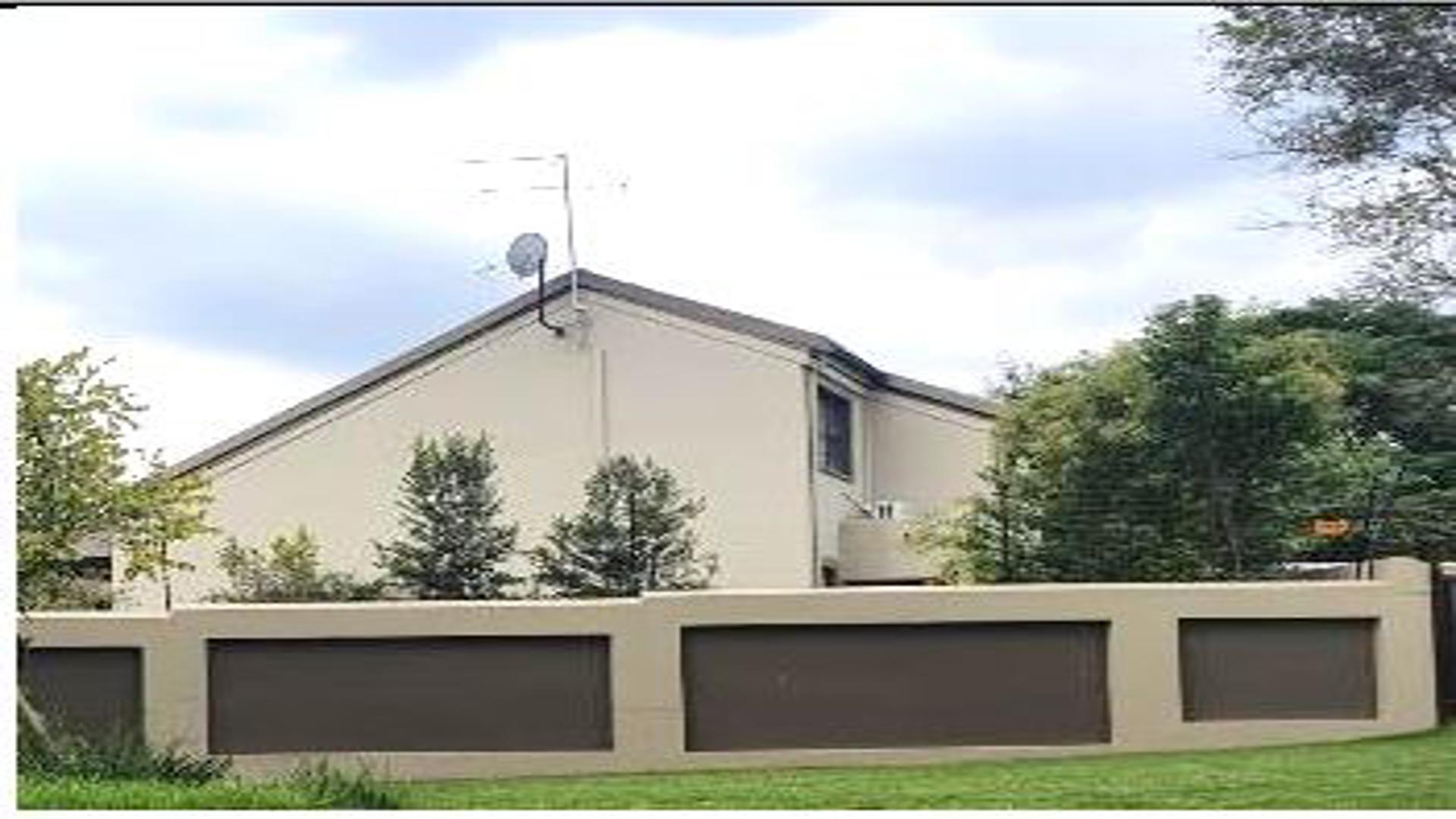 Front View of property in Paulshof