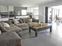 Lounges - 22 square meters of property in Willow Acres Estate