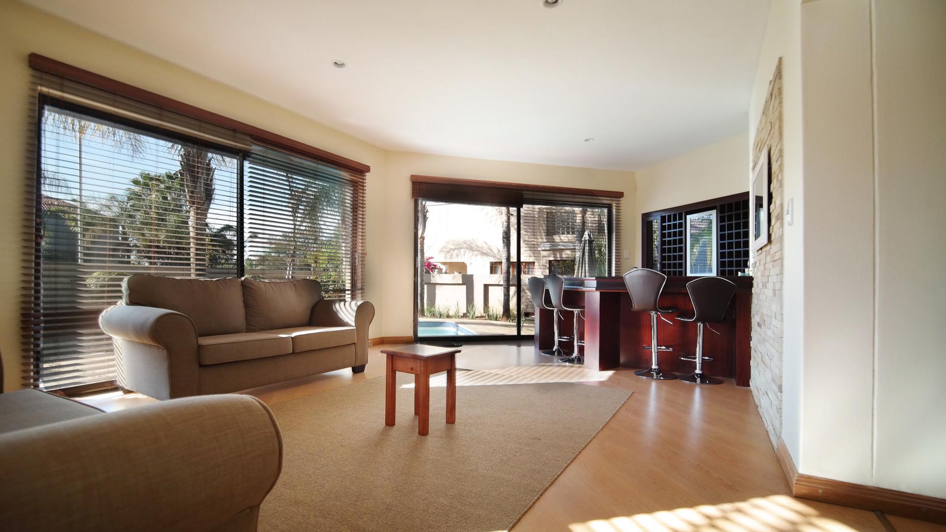Lounges - 34 square meters of property in Silver Lakes Golf Estate
