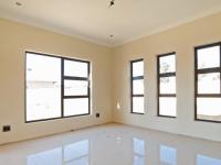 Dining Room - 19 square meters of property in The Ridge Estate