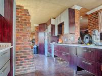 Kitchen - 19 square meters of property in The Meadows Estate