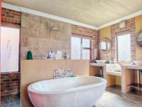 Main Bathroom - 13 square meters of property in The Meadows Estate
