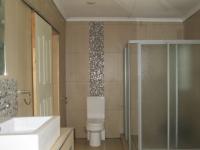 Main Bathroom - 17 square meters of property in Vanderbijlpark