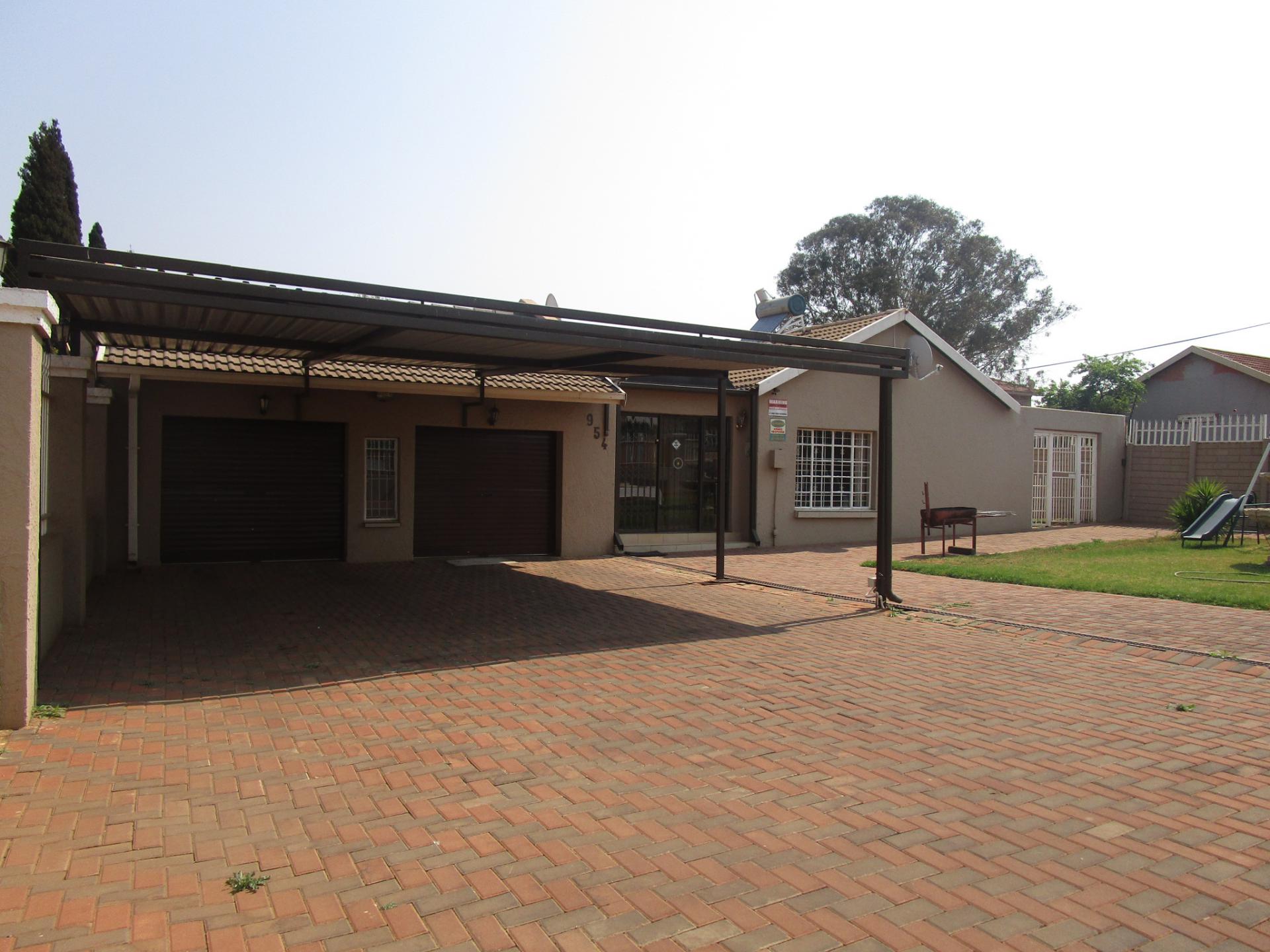 Front View of property in Lenasia South