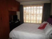 Main Bedroom - 12 square meters of property in Lenasia South