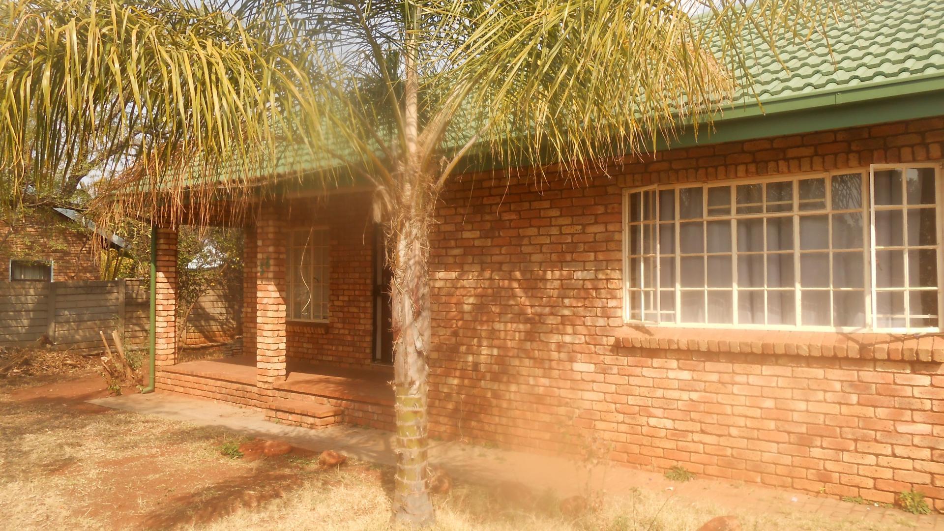 Front View of property in The Orchards