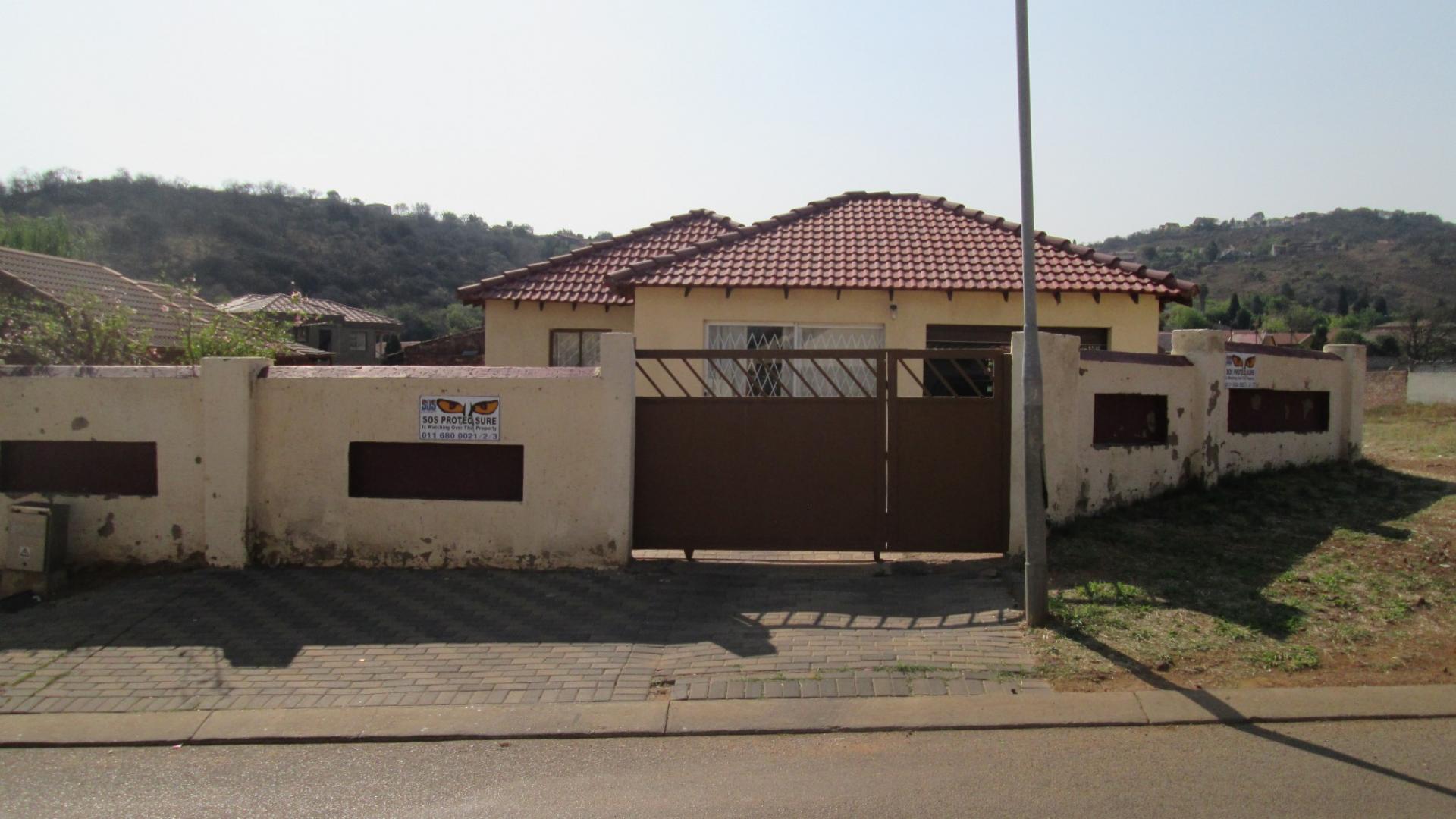 Front View of property in Naturena