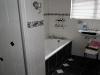 Bathroom 1 - 6 square meters of property in Hermanus