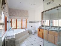 Main Bathroom - 17 square meters of property in Woodhill Golf Estate