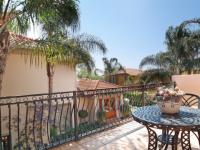 Balcony - 38 square meters of property in Woodhill Golf Estate