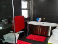 Bathroom 2 - 13 square meters of property in Pecanwood Estate