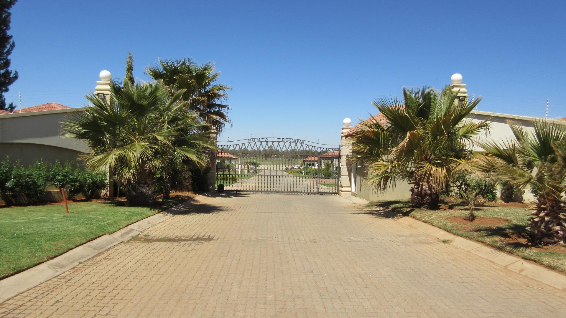 Front View of property in Klerksdorp