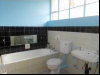 Bathroom 1 - 8 square meters of property in Strubenvale