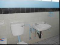 Bathroom 1 - 8 square meters of property in Strubenvale