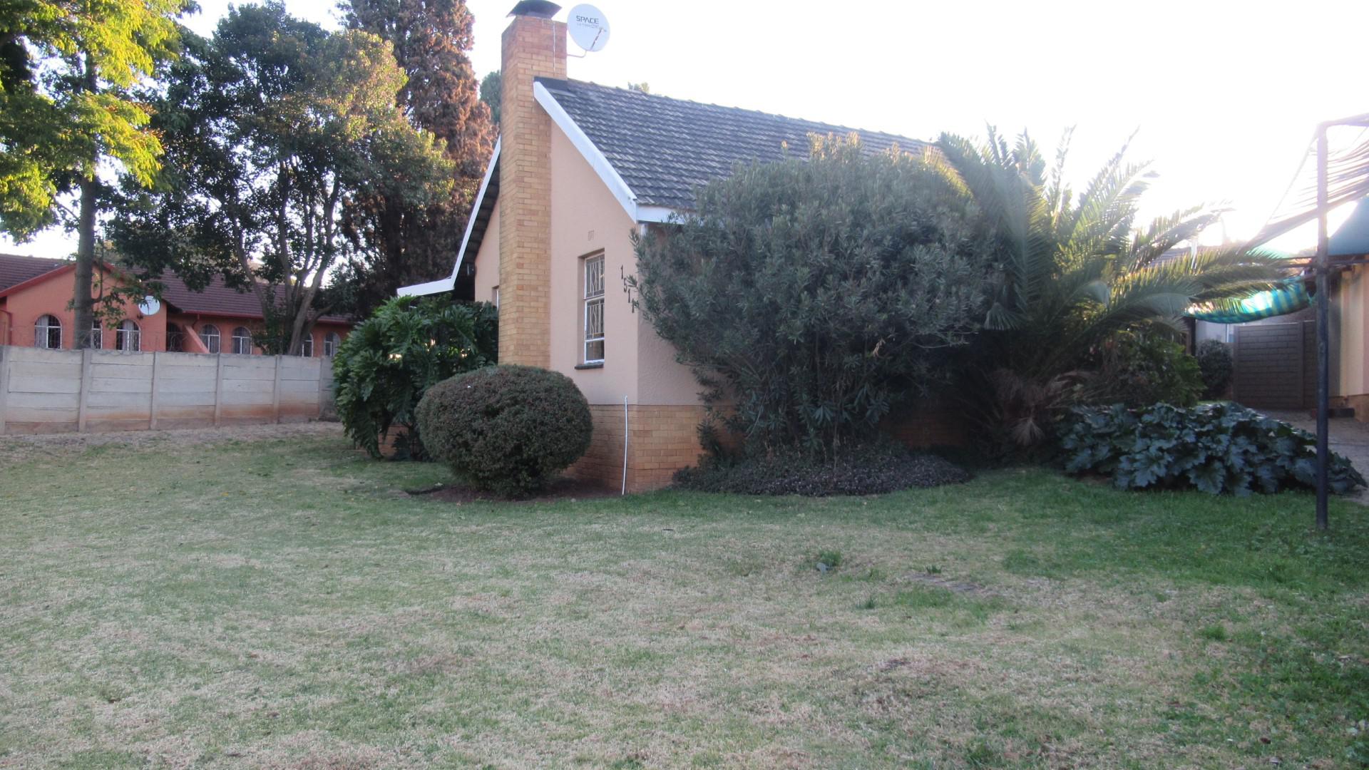 Front View of property in Northcliff
