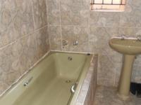 Bathroom 1 - 4 square meters of property in Leachville