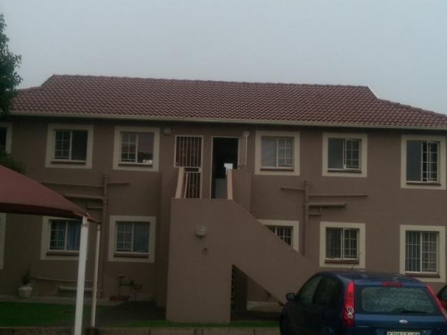Standard Bank SIE Sale In Execution 2 Bedroom Sectional Title for Sale in Glen Marais - MR134849