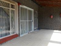 Patio - 26 square meters of property in Birchleigh North