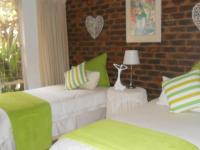 Bed Room 1 - 15 square meters of property in Constantia Glen