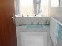Bathroom 1 - 4 square meters of property in Constantia Glen