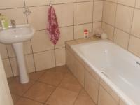 Bathroom 1 - 6 square meters of property in Reyno Ridge