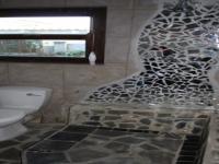 Main Bathroom - 4 square meters of property in Park Rynie