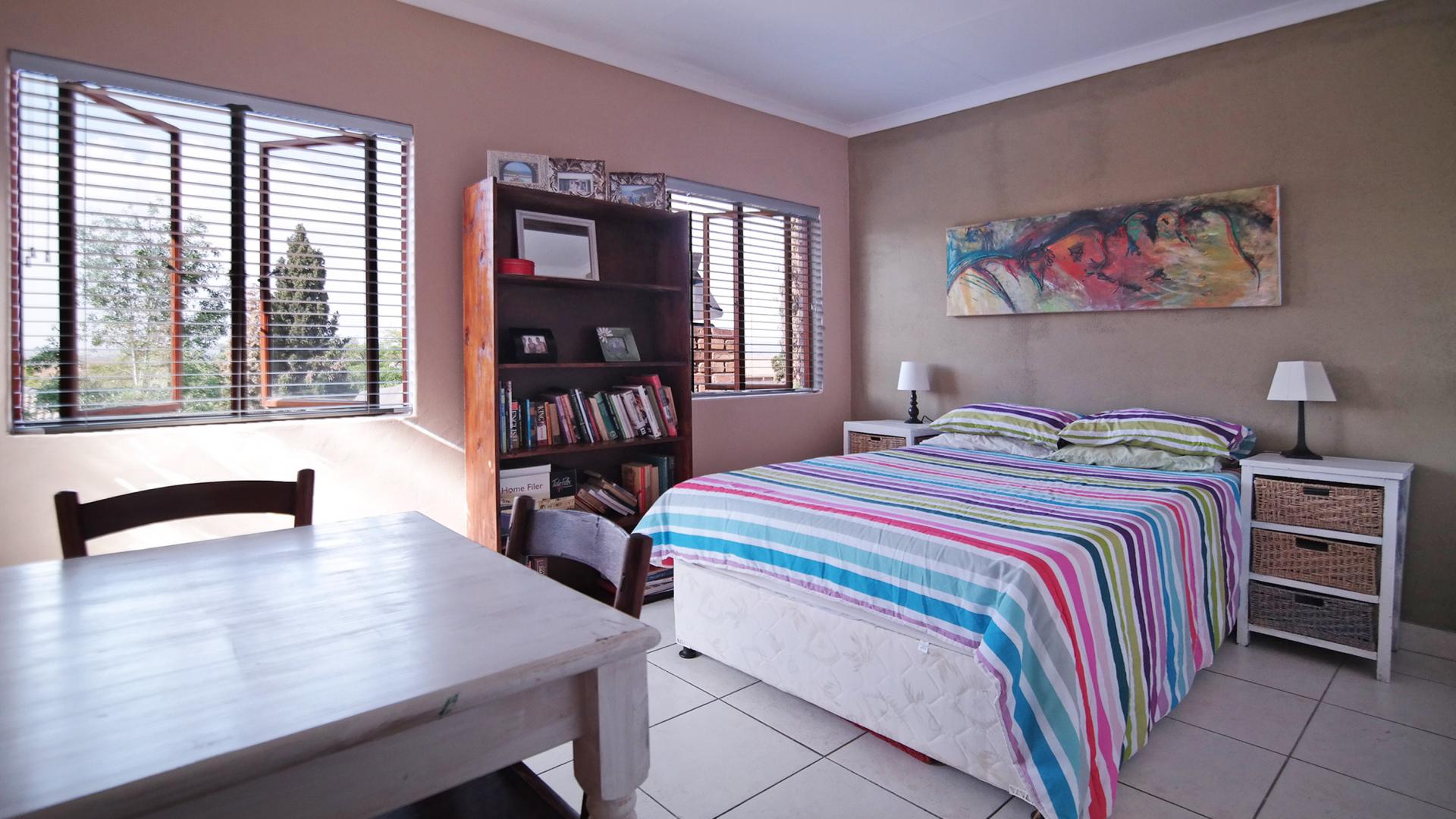 Bed Room 2 - 16 square meters of property in Six Fountains Estate