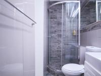 Bathroom 1 - 4 square meters of property in Six Fountains Estate