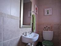 Guest Toilet - 3 square meters of property in Six Fountains Estate