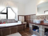 Main Bathroom - 12 square meters of property in Willow Acres Estate