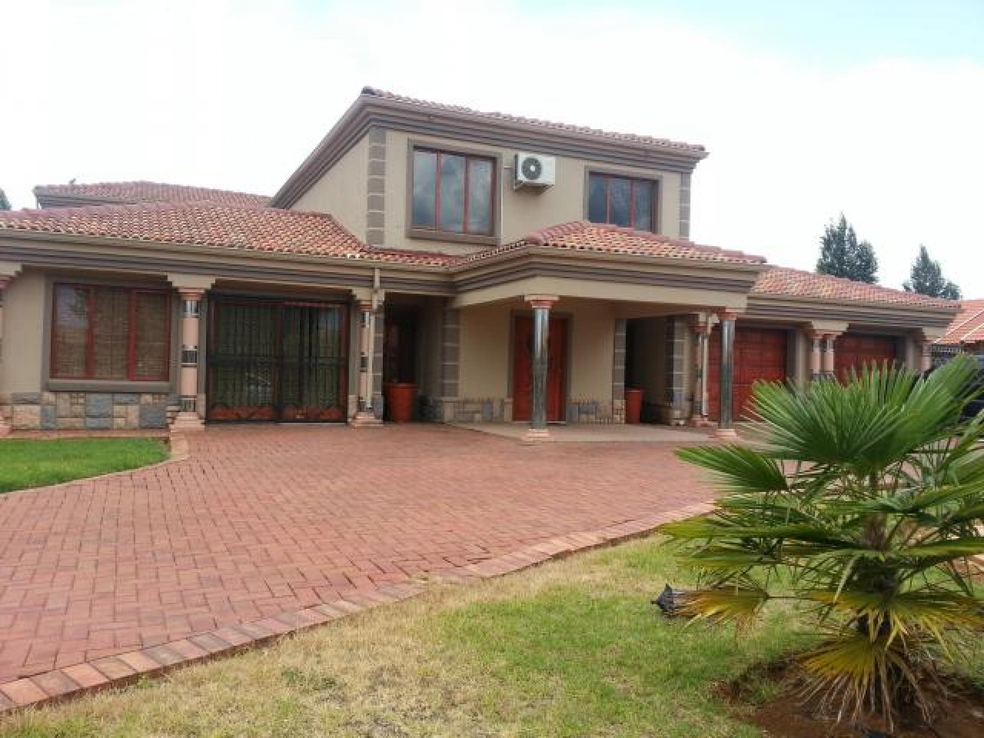 Front View of property in Potchefstroom