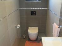 Bathroom 3+ - 8 square meters of property in Meyerton