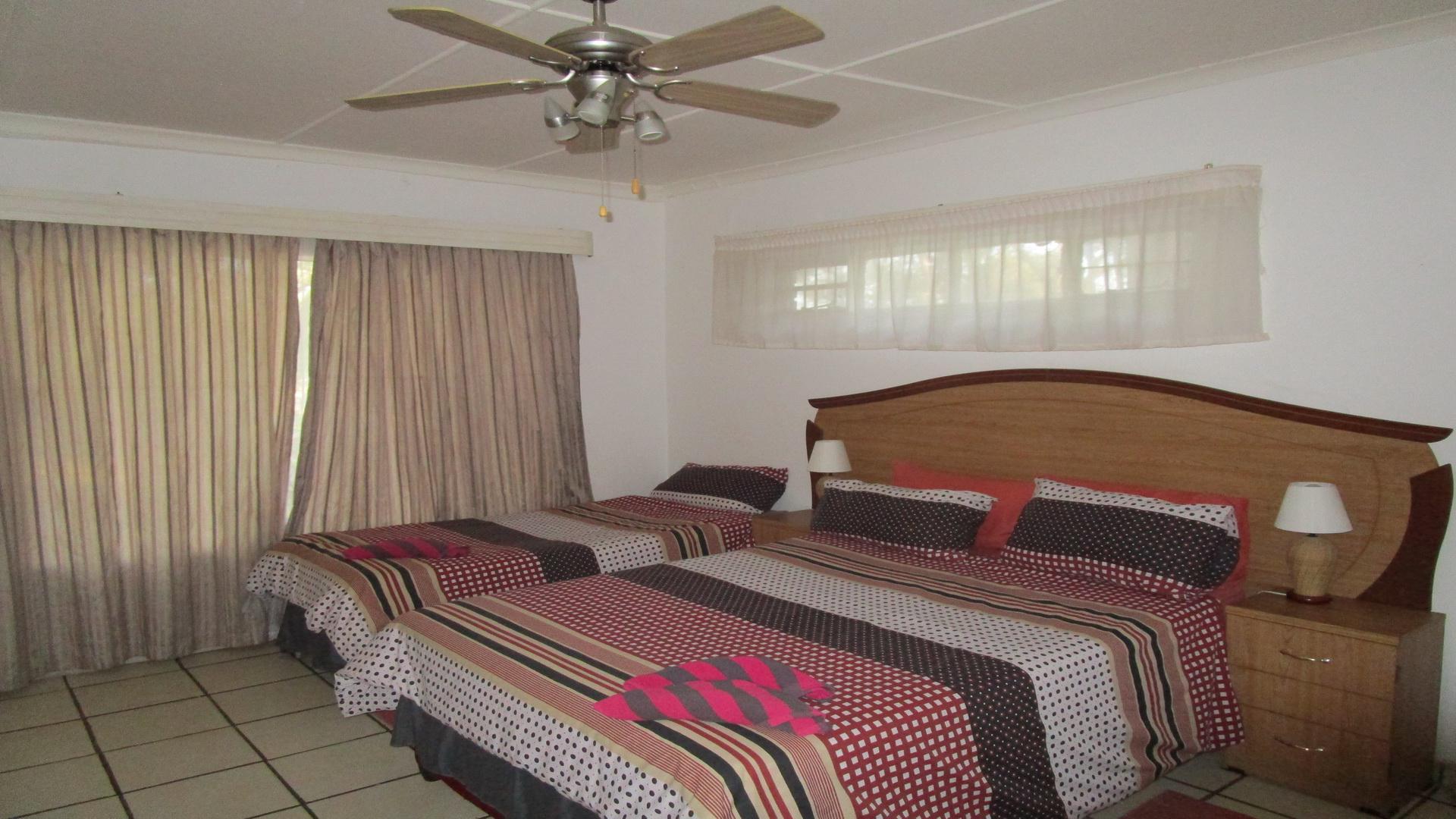 Bed Room 5+ - 159 square meters of property in Hartbeespoort