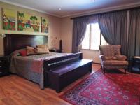 Main Bedroom - 33 square meters of property in Silver Lakes Golf Estate