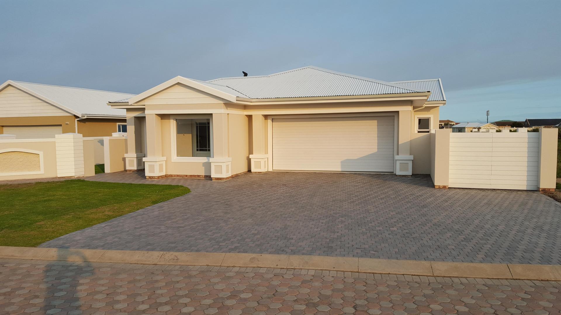 Front View of property in Jeffrey's Bay