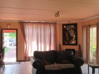 Lounges - 42 square meters of property in Vanderbijlpark