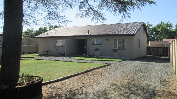 3 Bedroom House for Sale For Sale in Sasolburg - Home Sell - MR135299