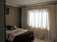 Bed Room 1 - 10 square meters of property in Culturapark