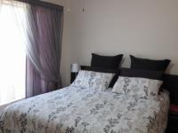 Bed Room 2 - 12 square meters of property in Klerksdorp