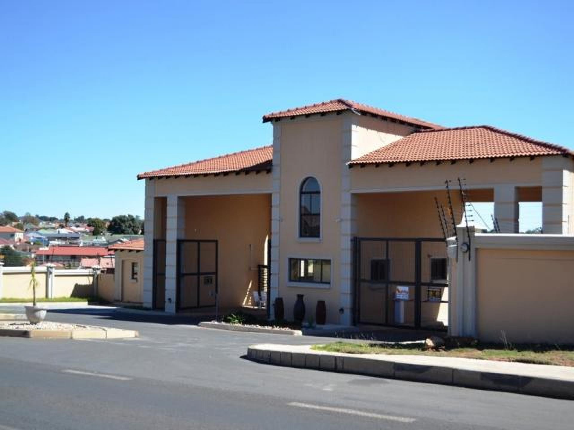 Front View of property in Krugersdorp