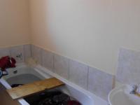 Bathroom 1 - 5 square meters of property in Crystal Park